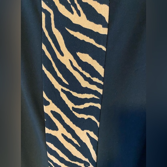 ✨HOST PICK✨BNWT Tiger Print Black Dress - Picture 3 of 6
